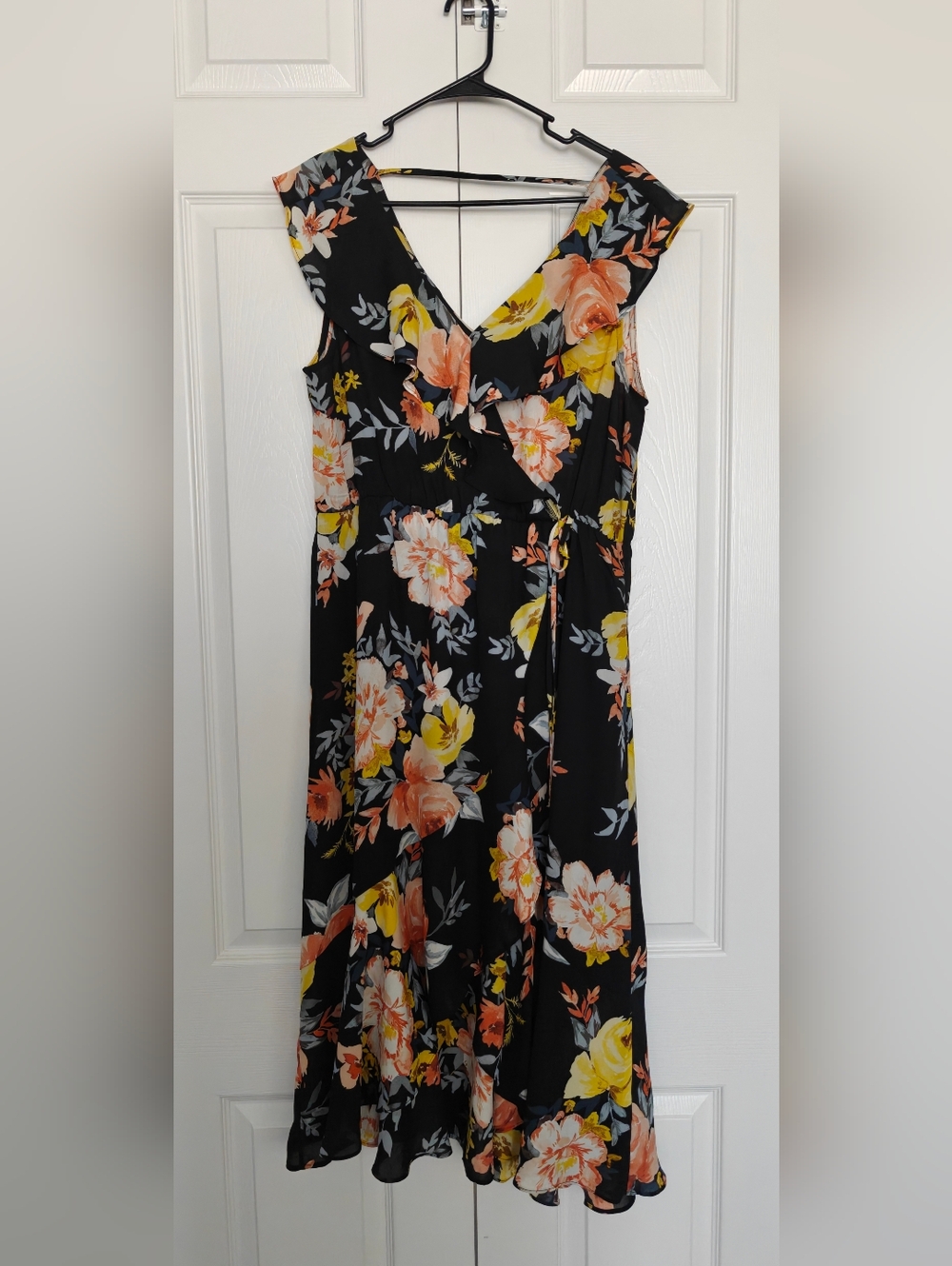 Socialite Black Floral V-Neck Midi Dress, Size XL